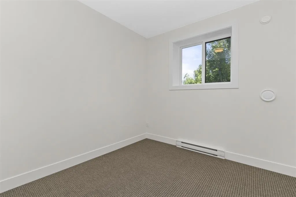 8016 Annis Road #LOWER 2 BDRM