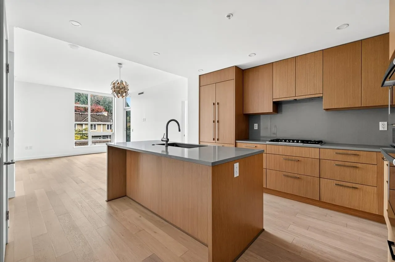4988 Cambie Street #307