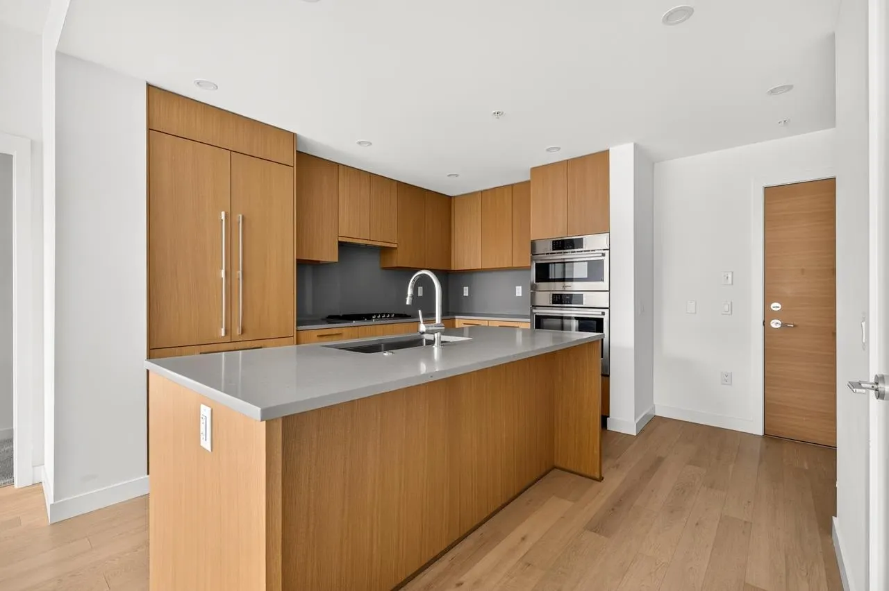 4988 Cambie Street #307