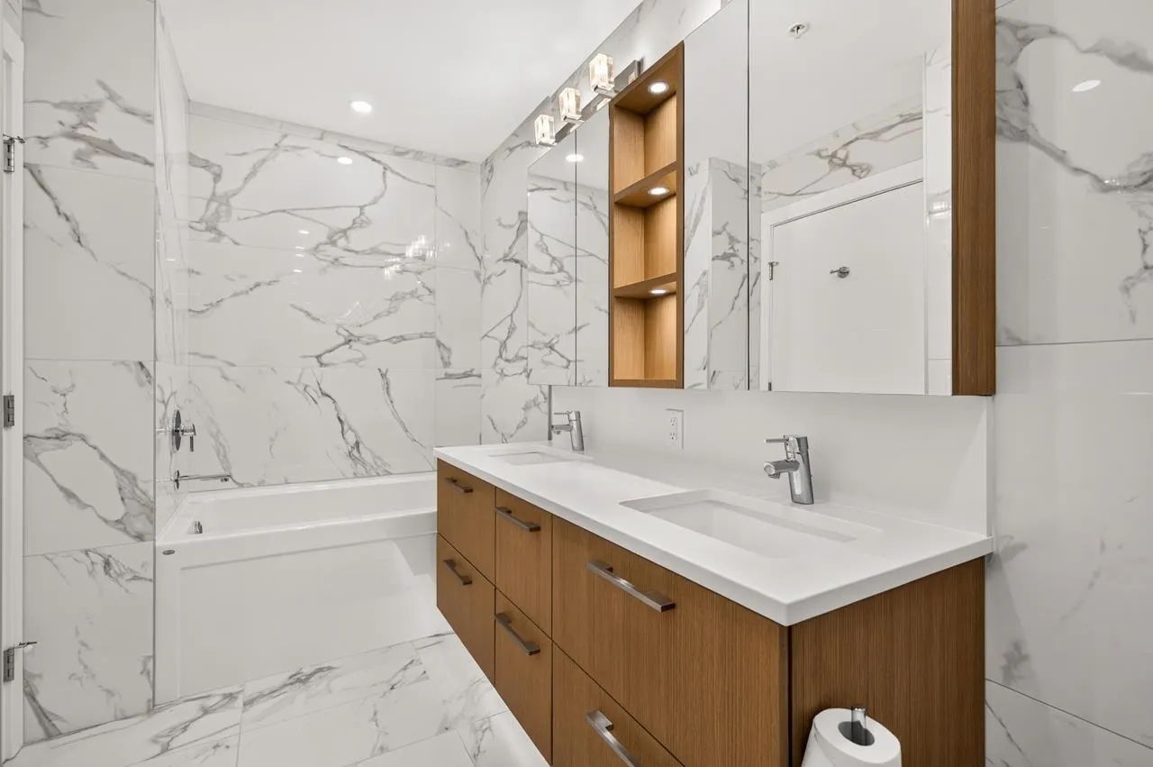 4988 Cambie Street #307