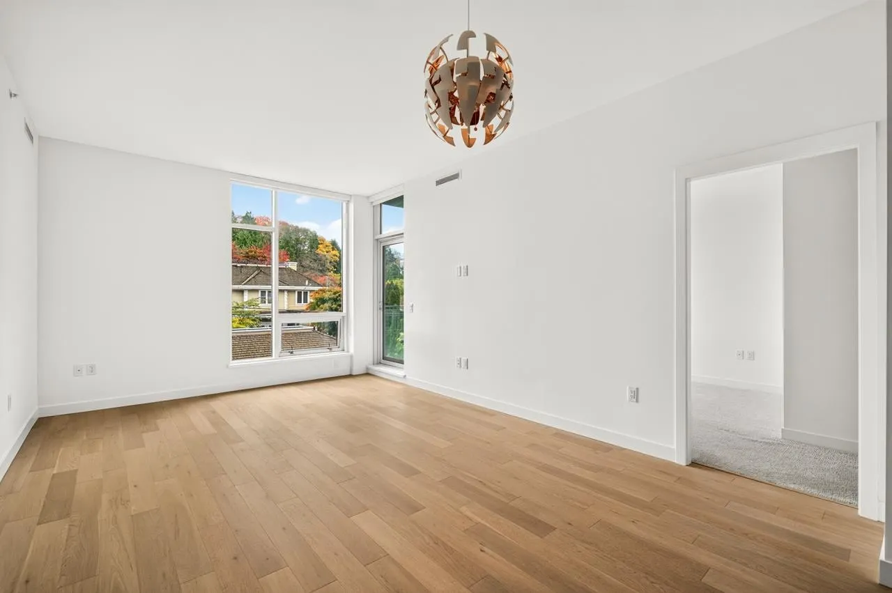 4988 Cambie Street #307