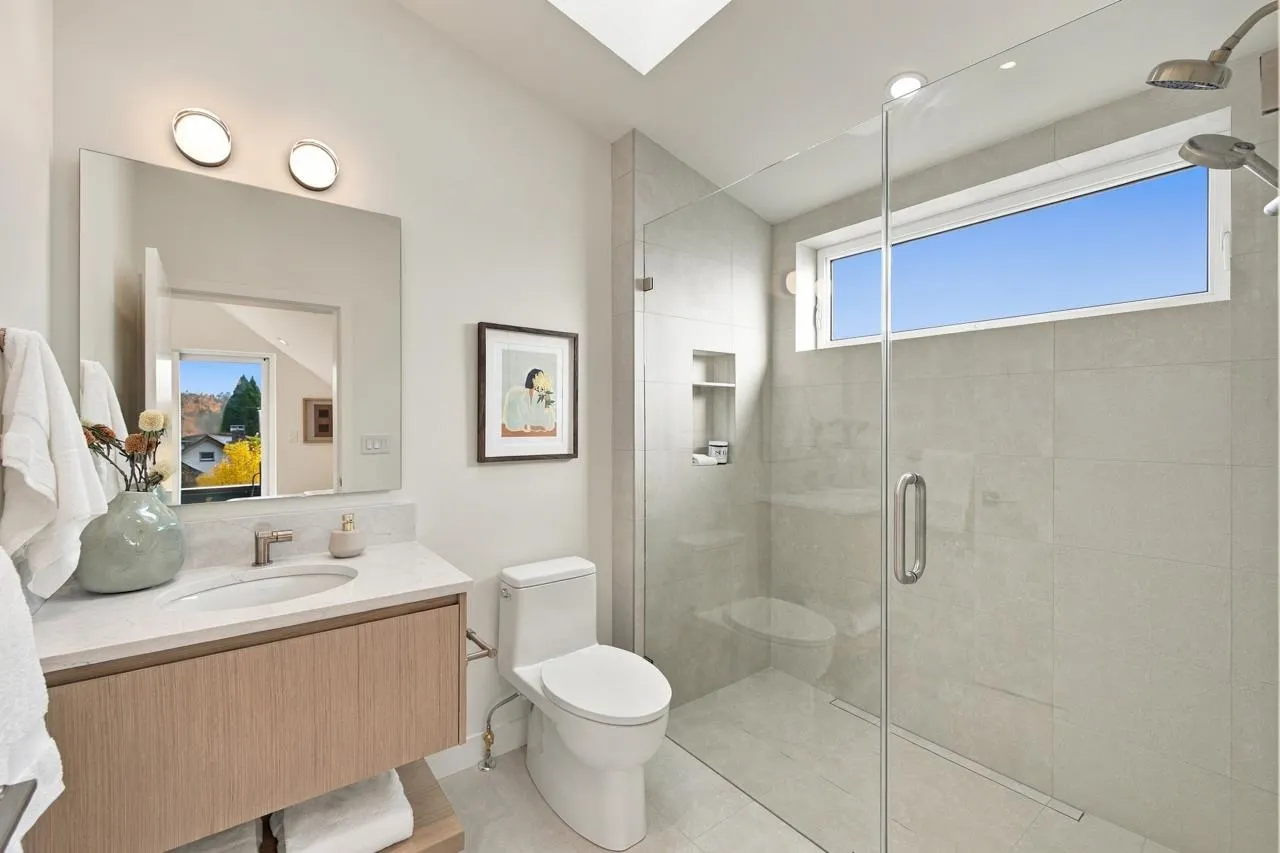 953 E 13th Avenue #1
