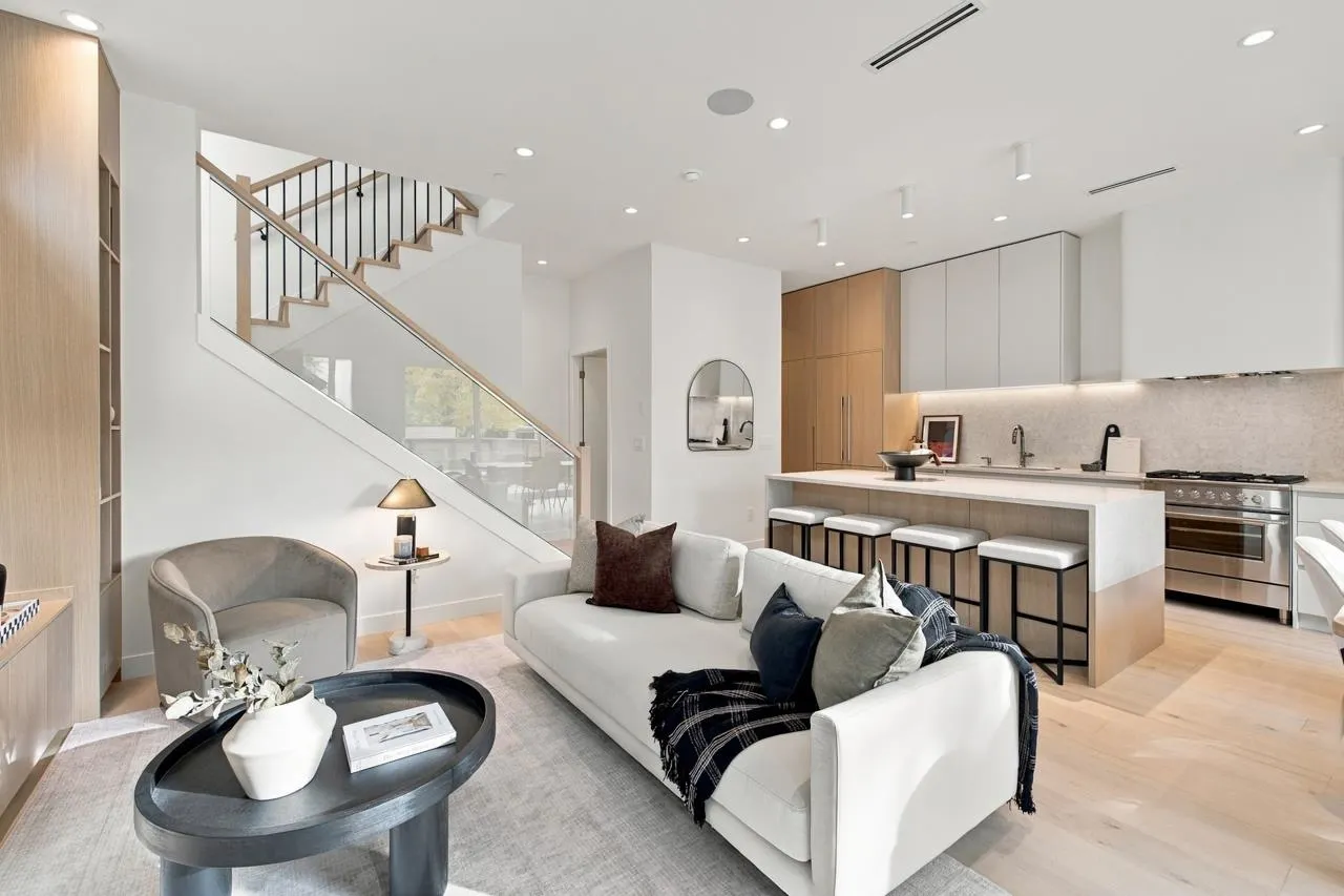 953 E 13th Avenue #1