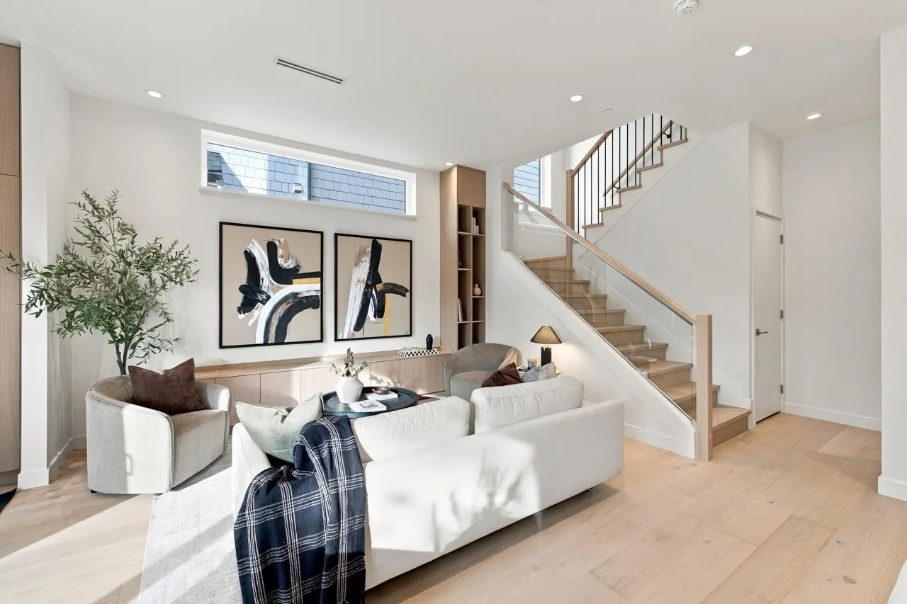 953 E 13th Avenue #1