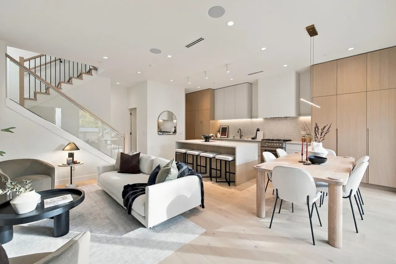 953 E 13th Avenue #1