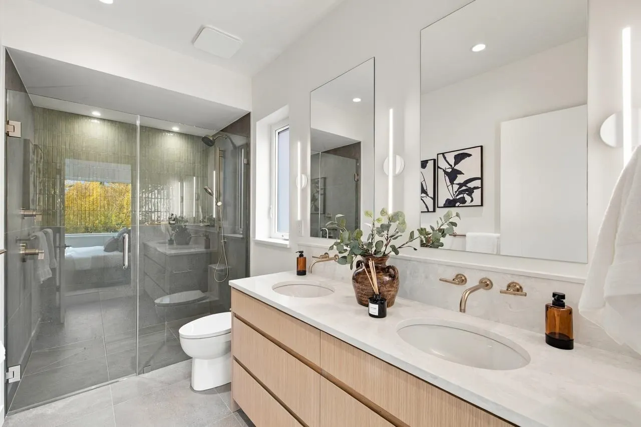 953 E 13th Avenue #1