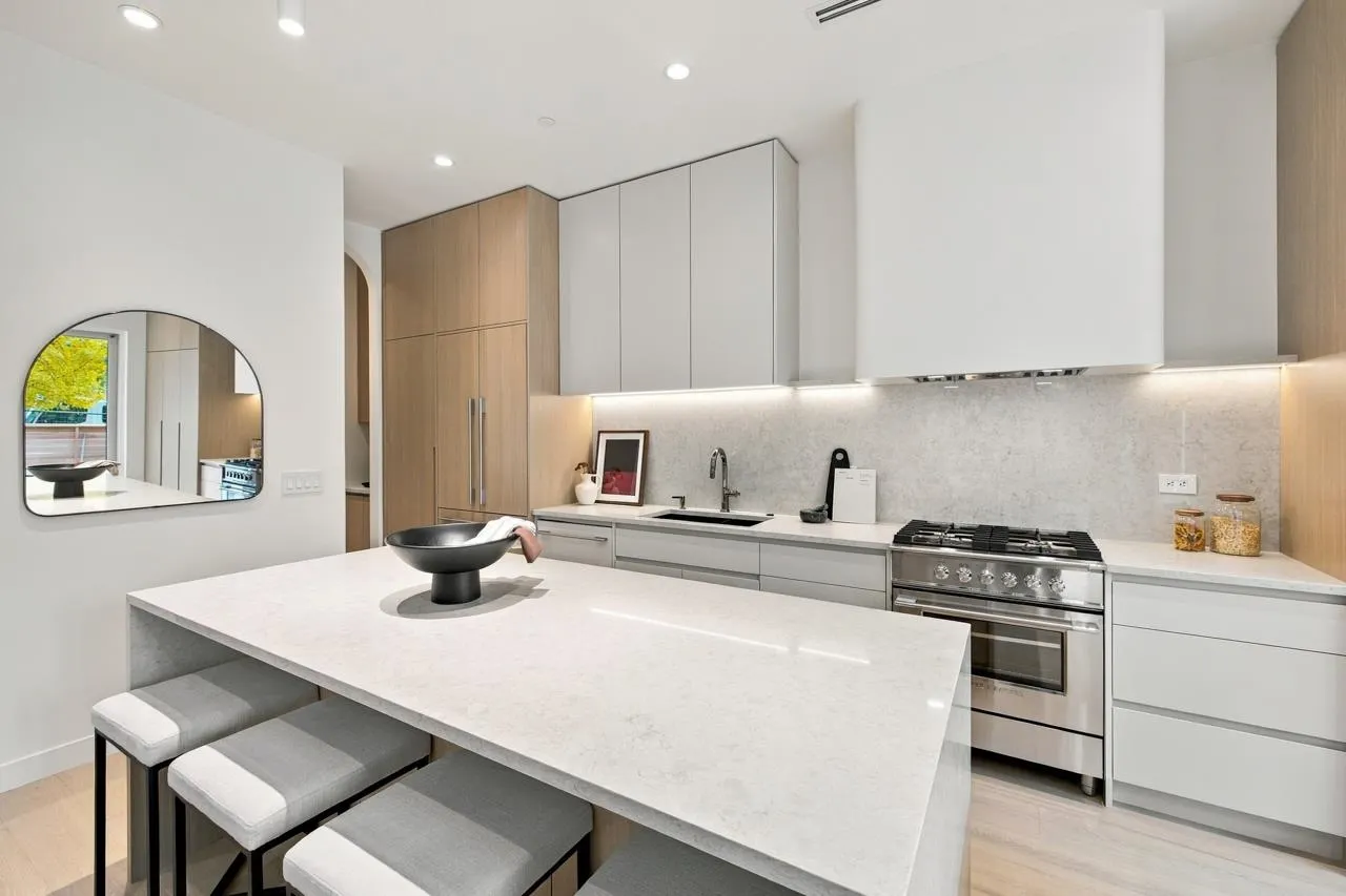 953 E 13th Avenue #1