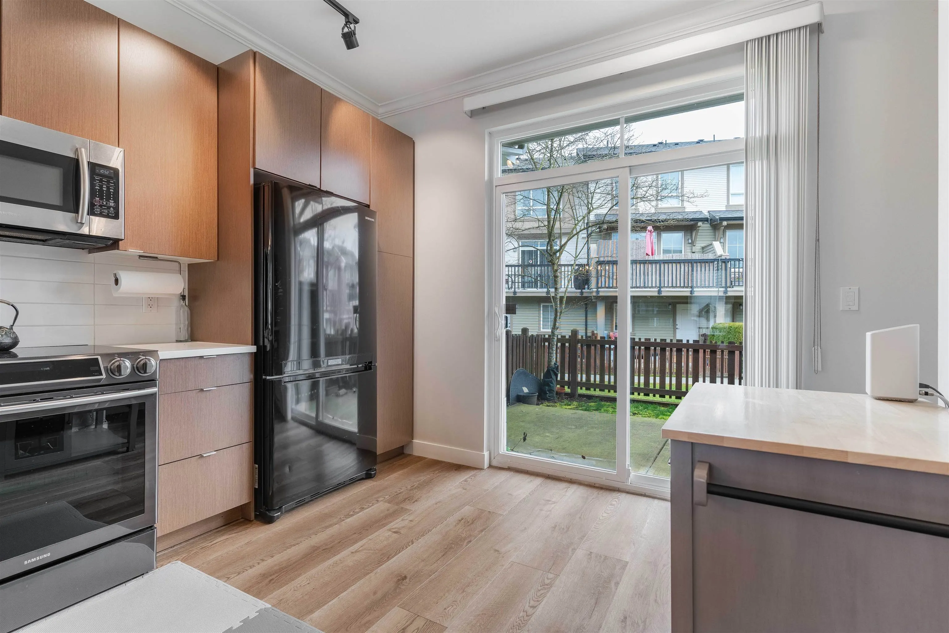 19505 68a Avenue #118
