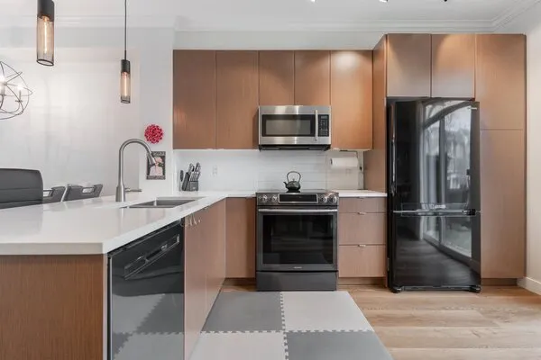 19505 68a Avenue #118