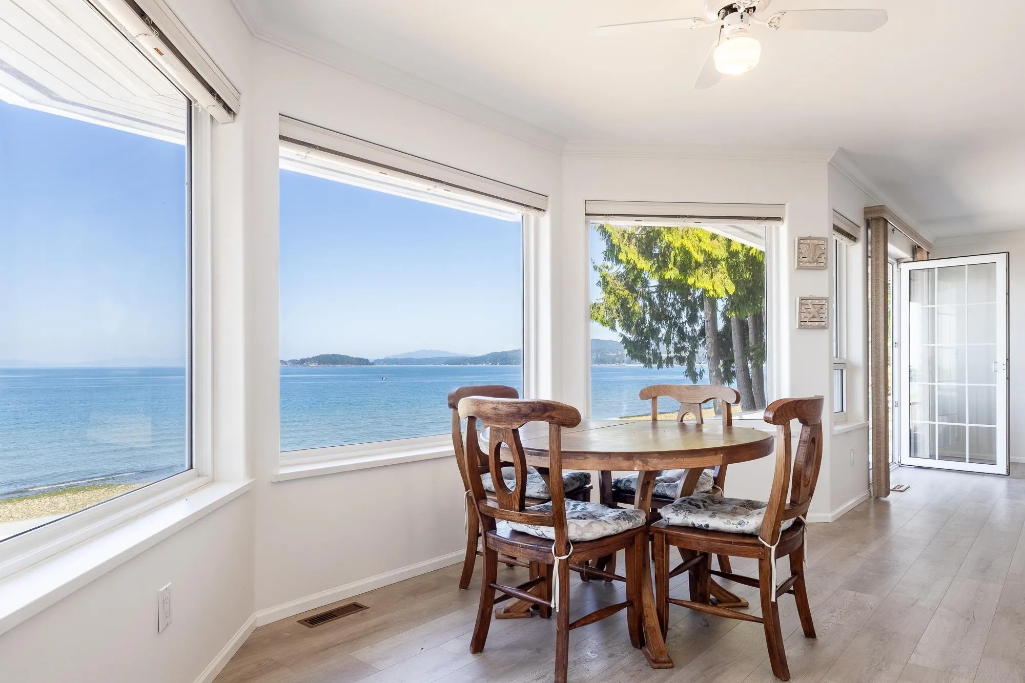 4857 Sunshine Coast Highway