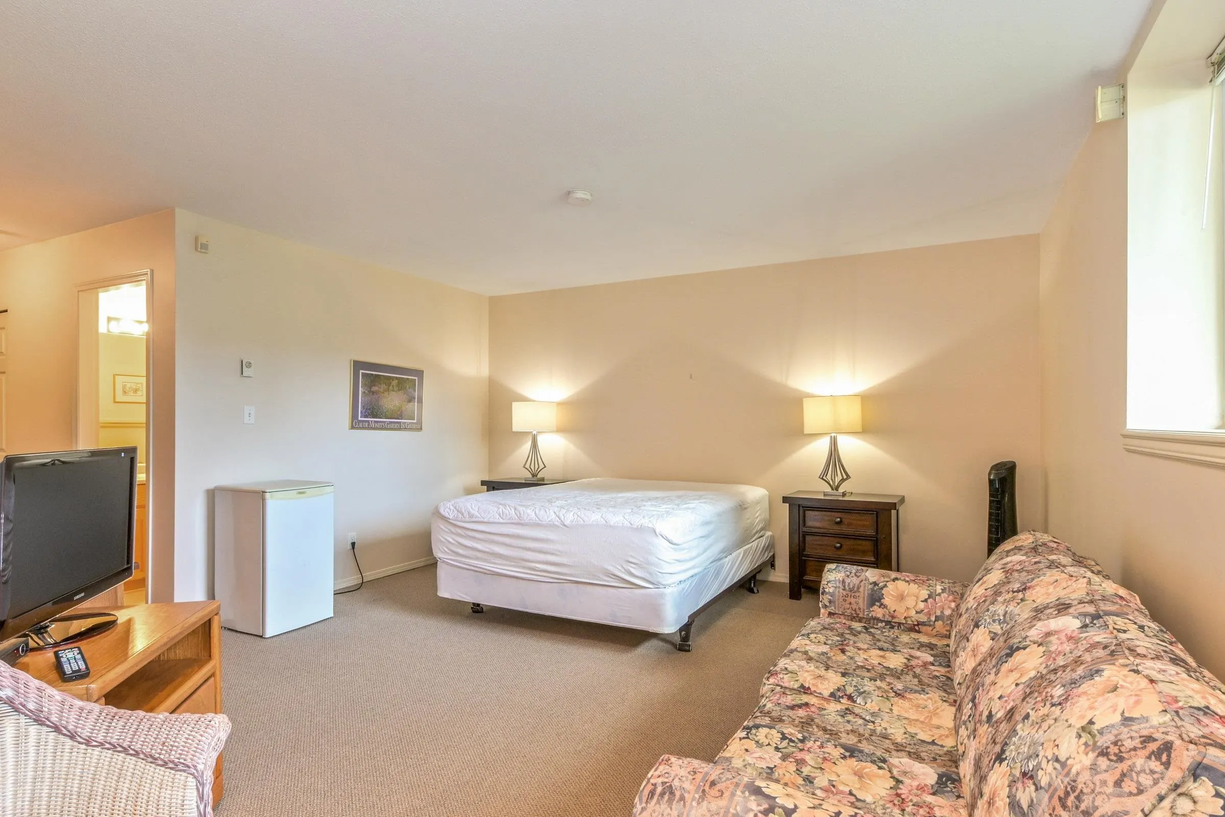 20600 53a Avenue #205