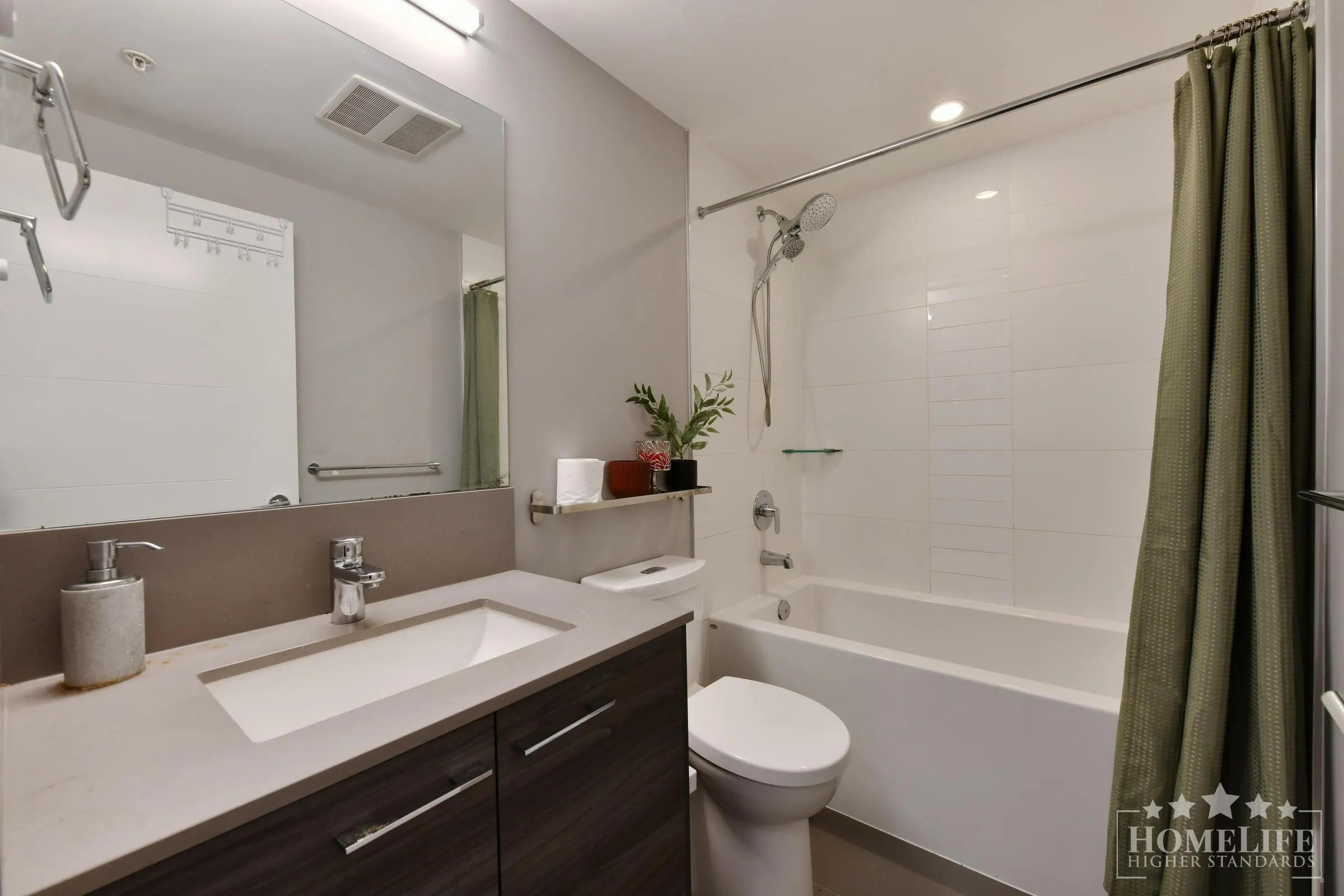 13963 105 Boulevard #205