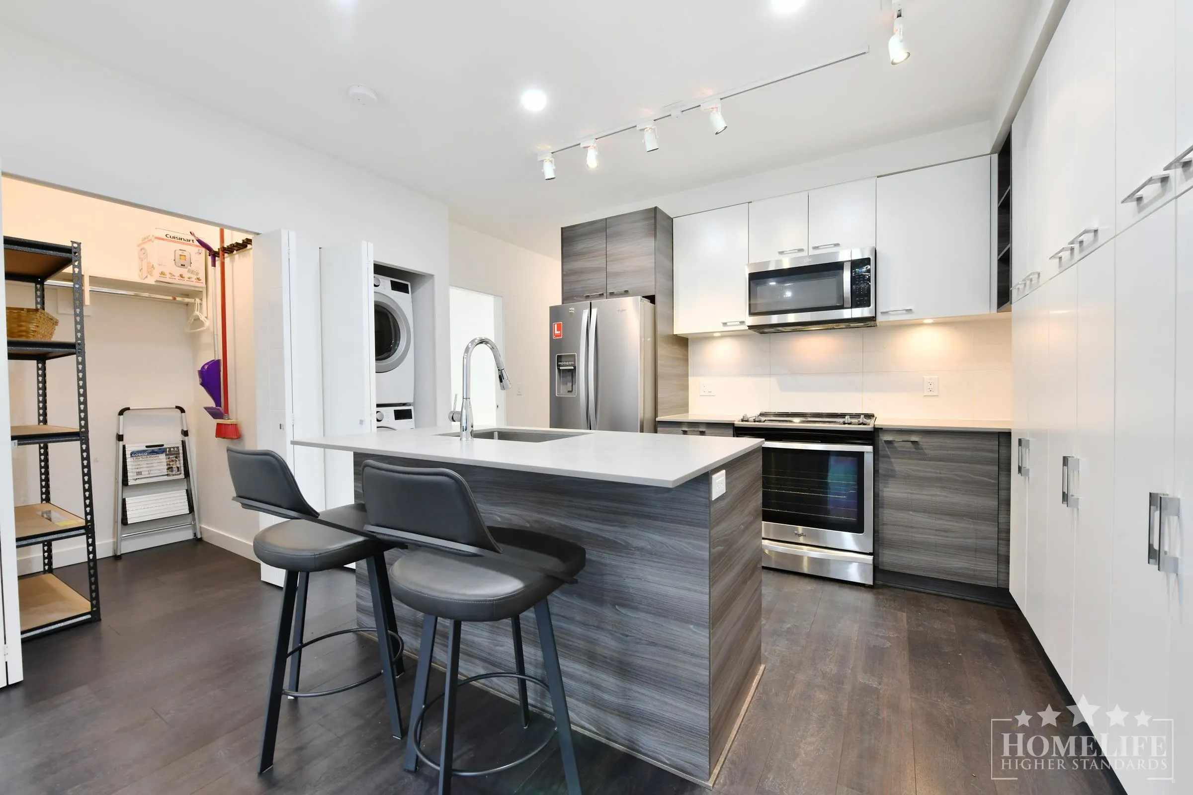 13963 105 Boulevard #205