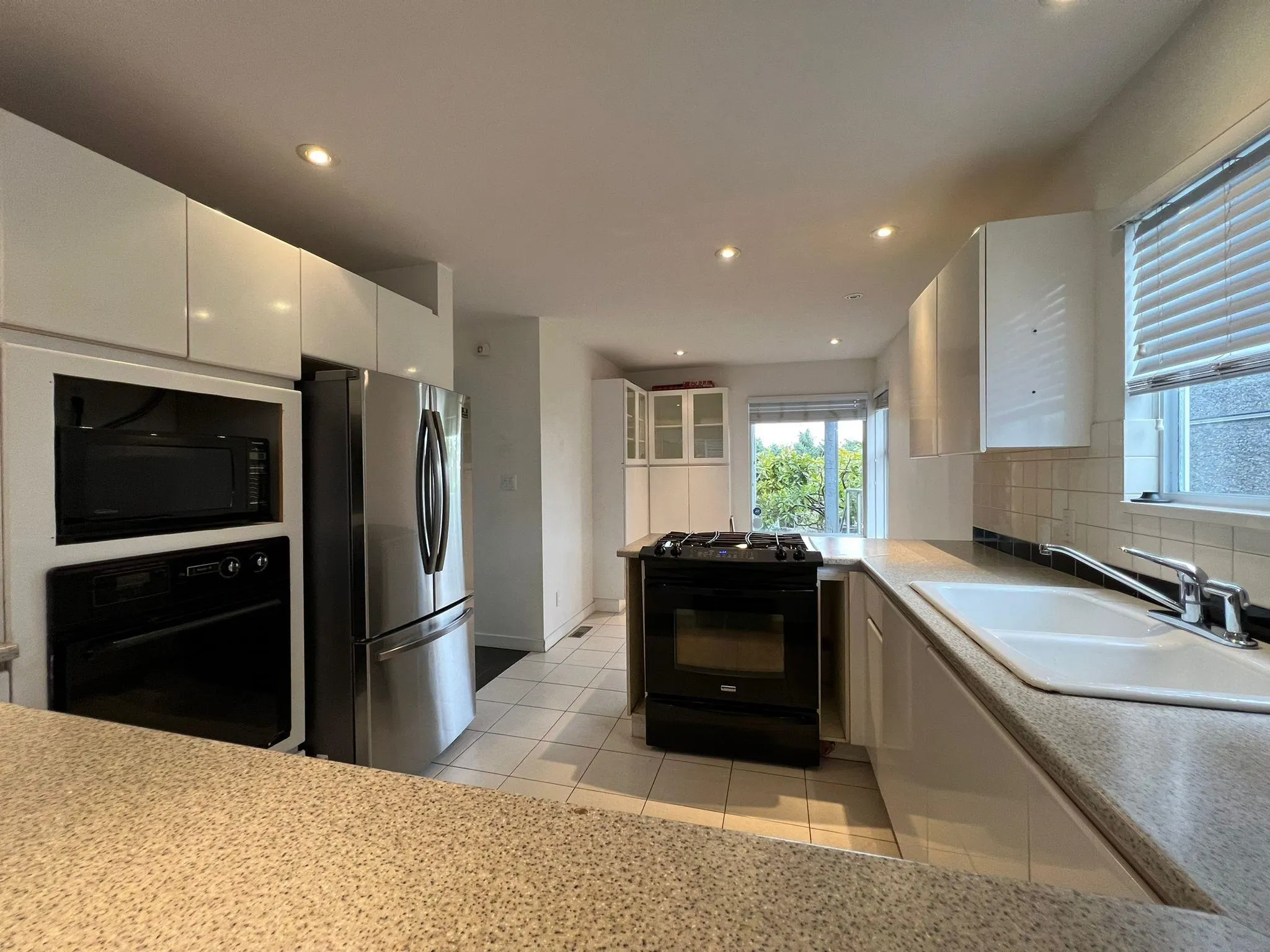 2333 Marine Drive