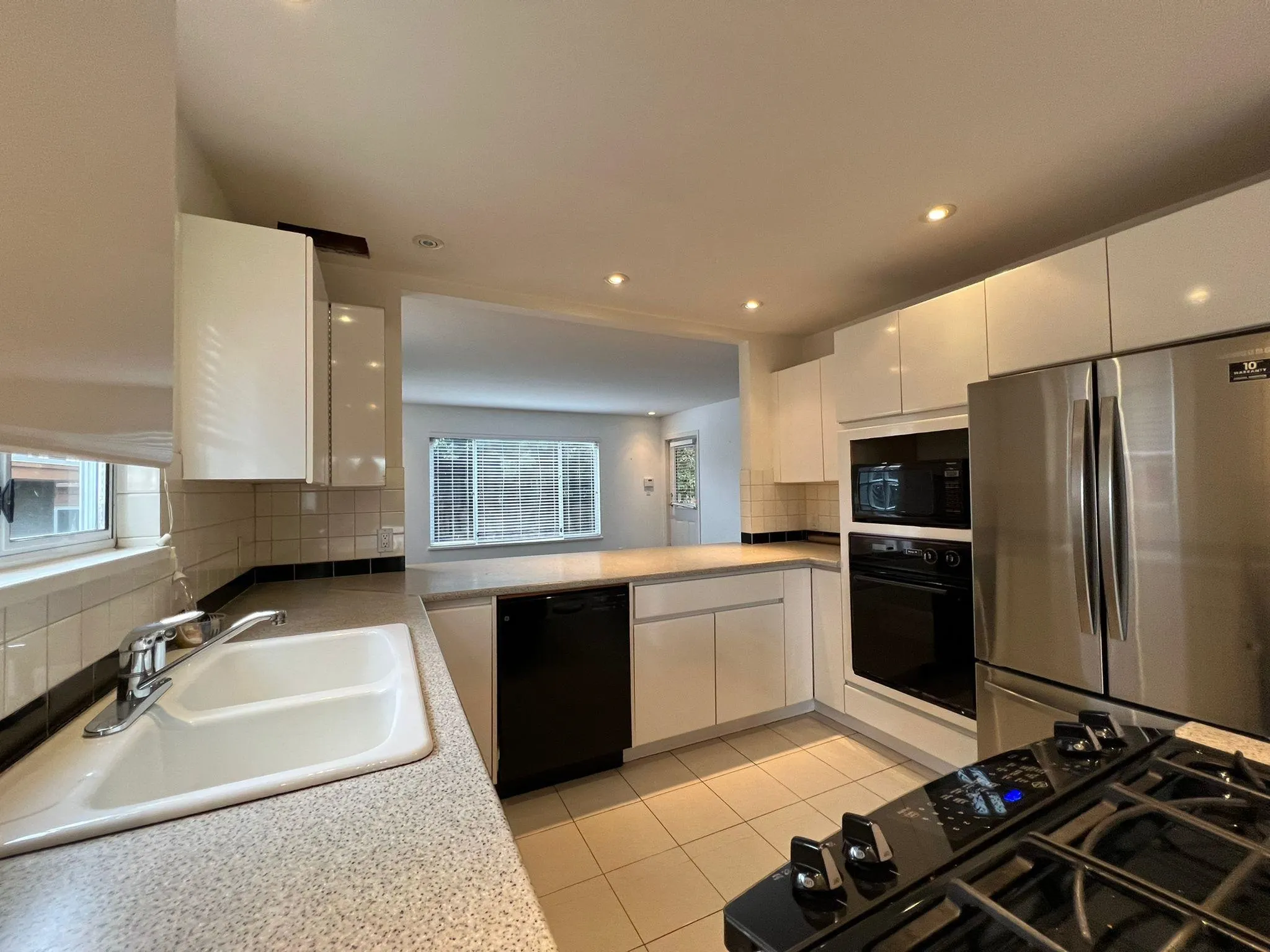2333 Marine Drive