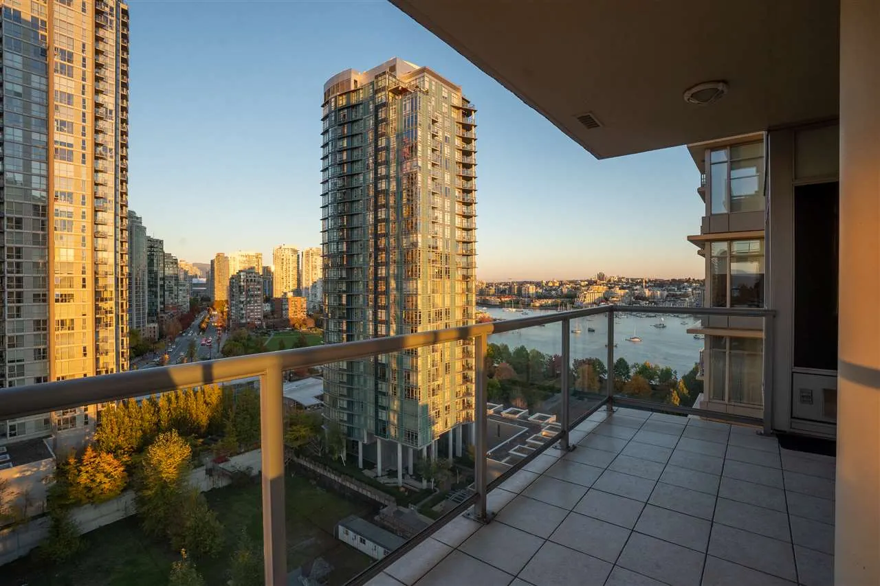 428 Beach Crescent #1803