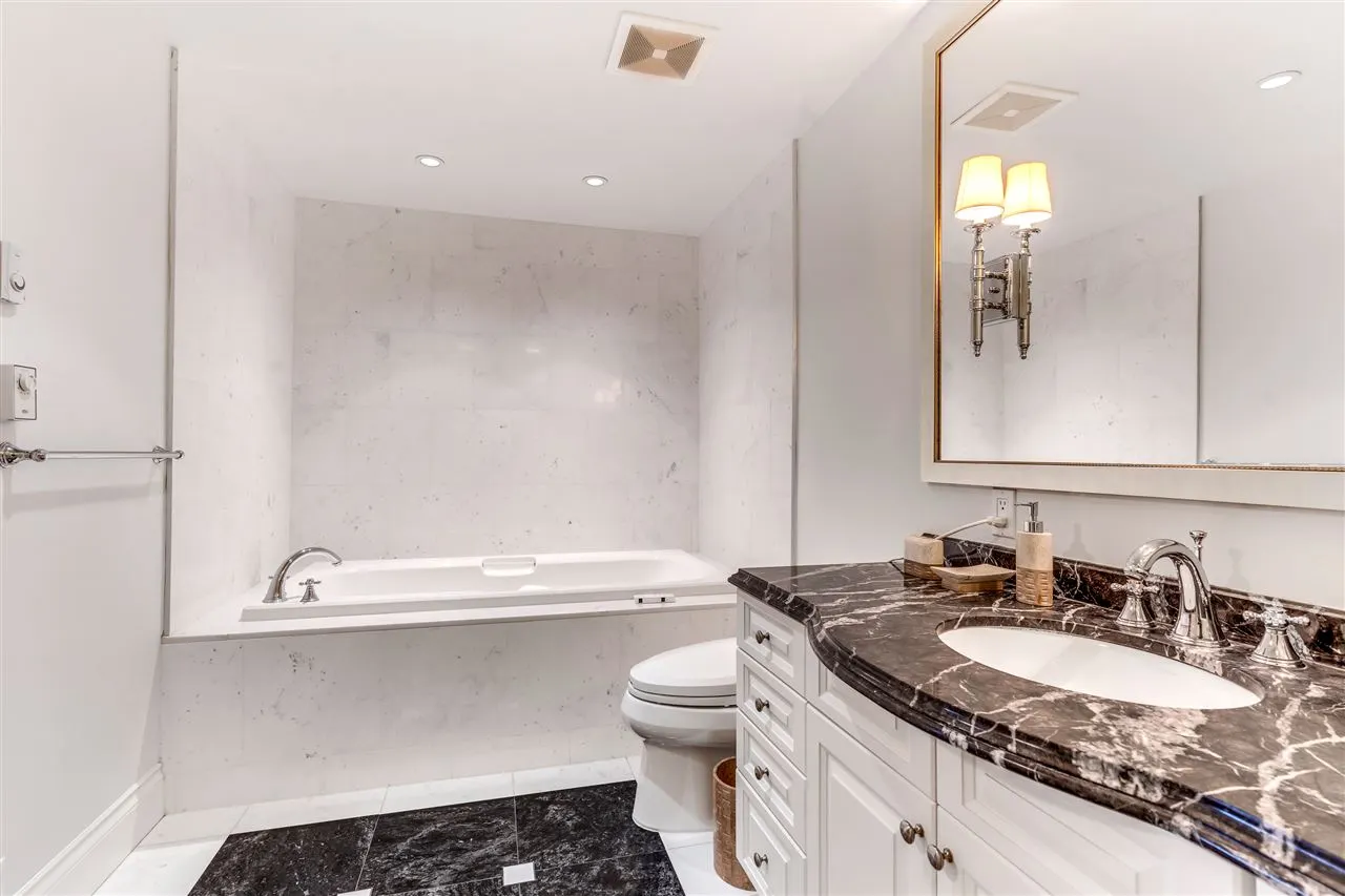 428 Beach Crescent #1803
