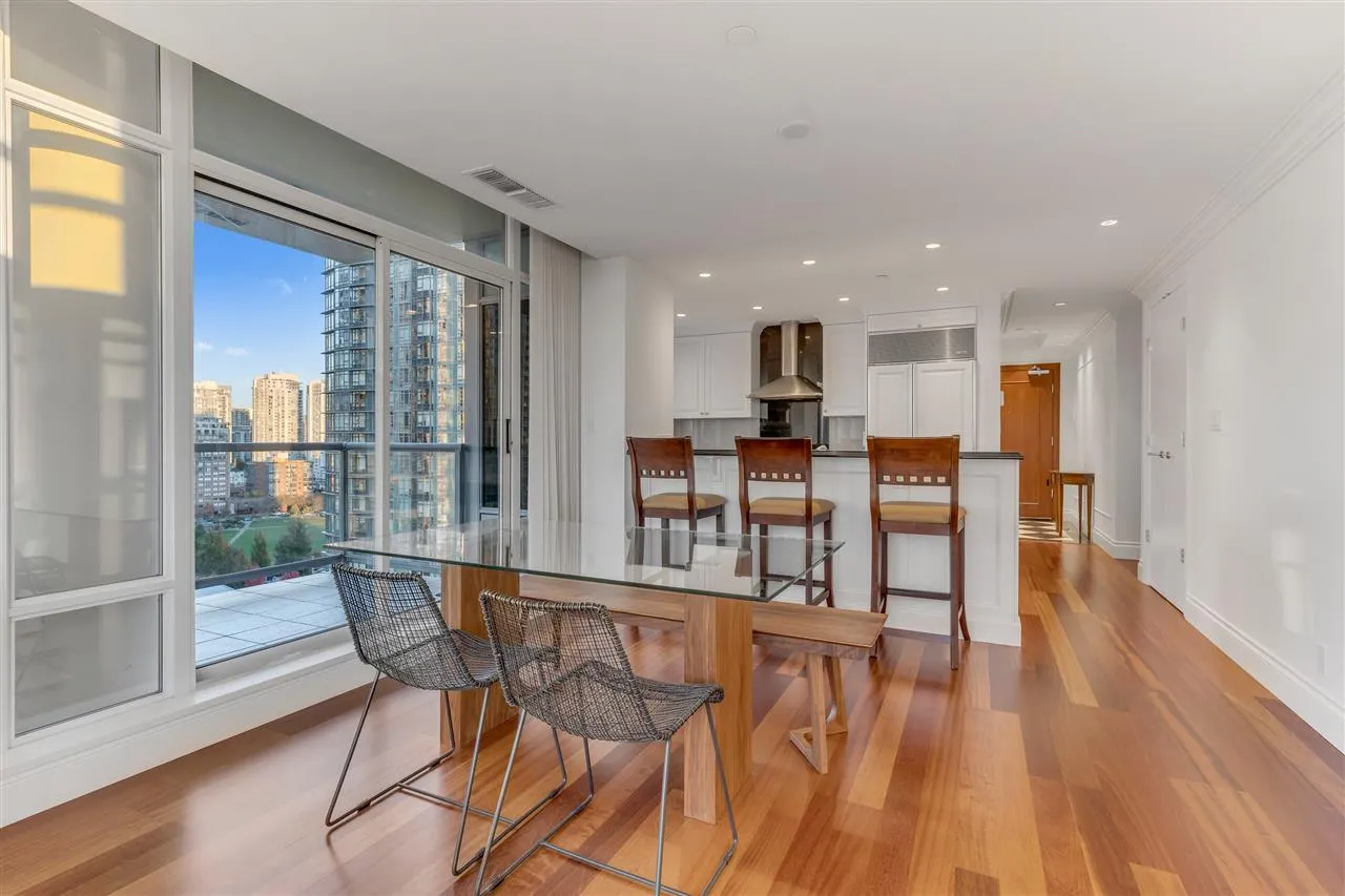 428 Beach Crescent #1803