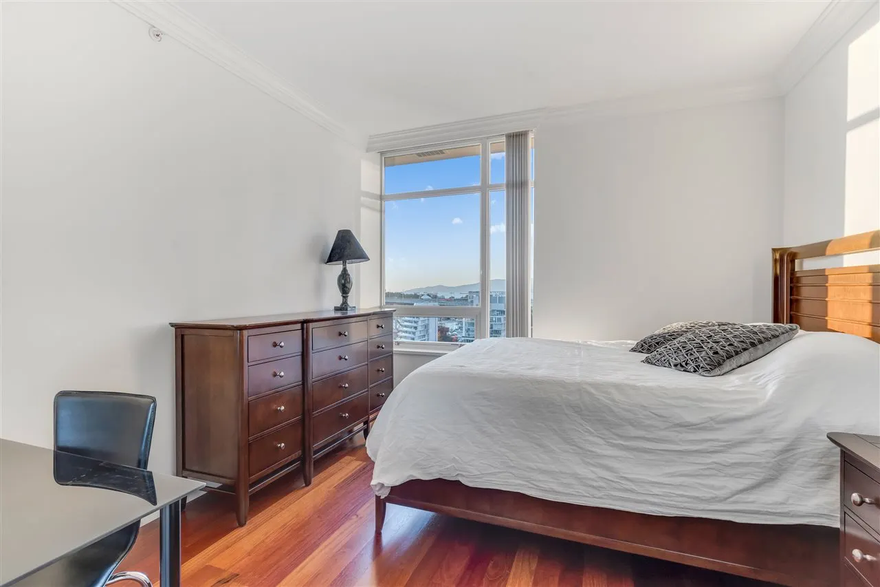 428 Beach Crescent #1803