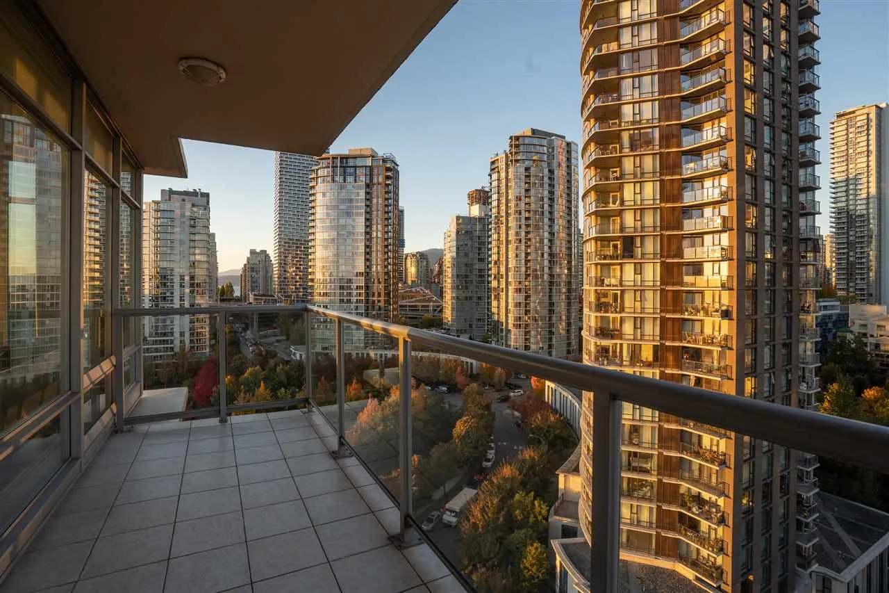 428 Beach Crescent #1803