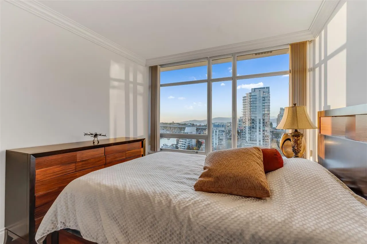 428 Beach Crescent #1803