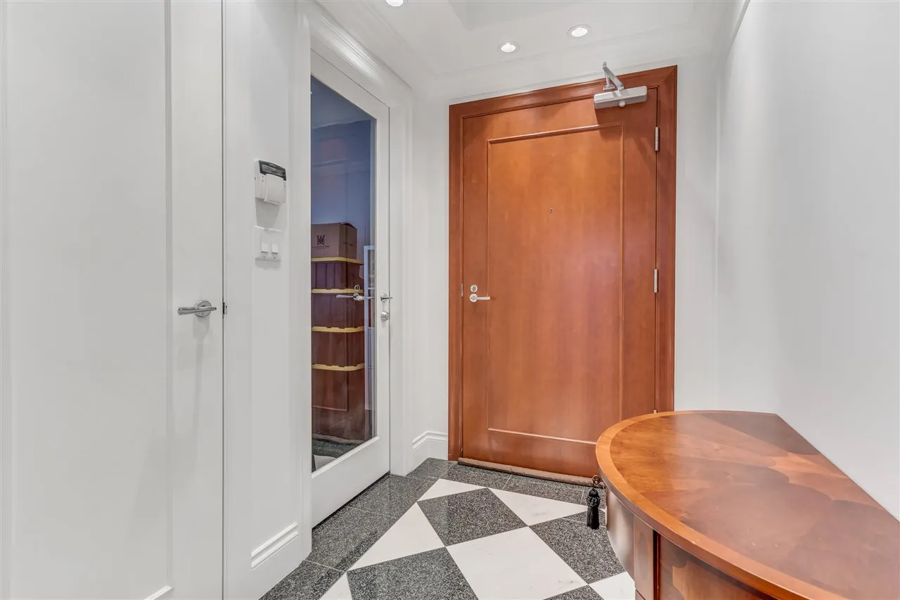 428 Beach Crescent #1803