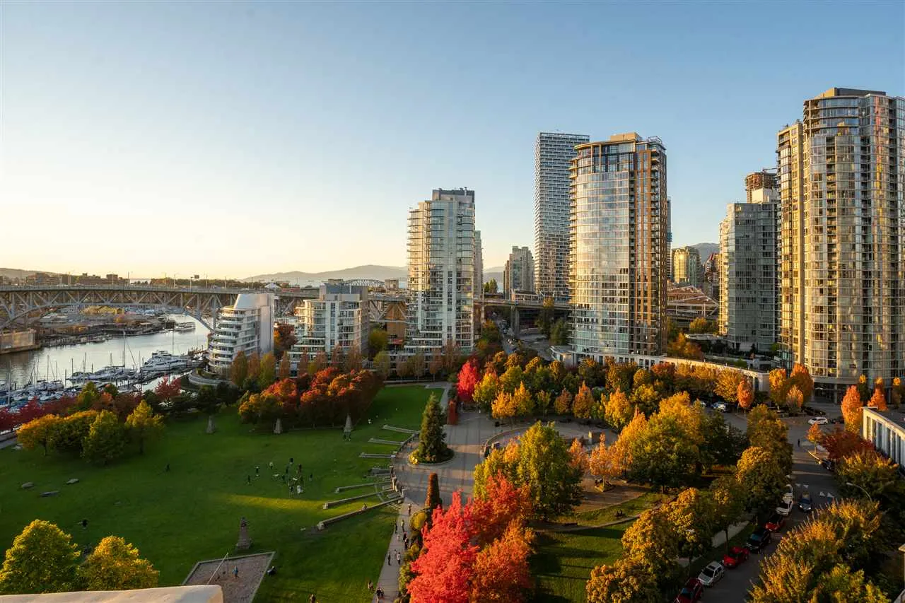 428 Beach Crescent #1803
