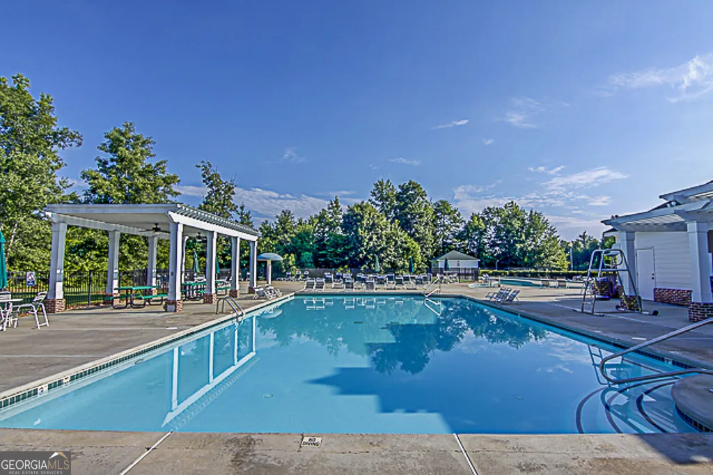 425 Lake Forest Drive