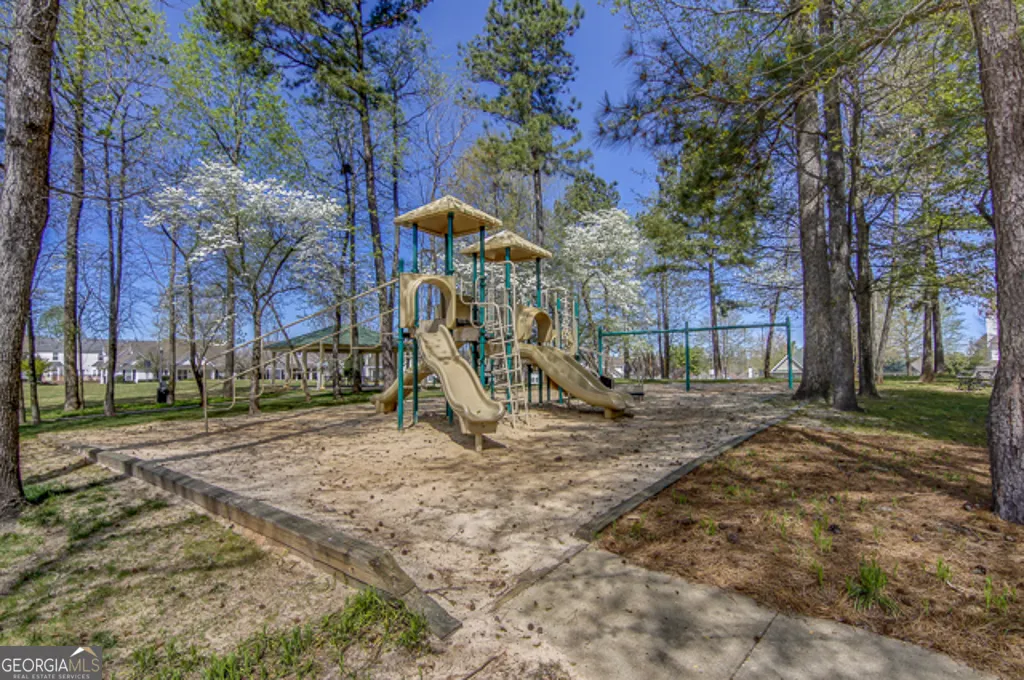 425 Lake Forest Drive