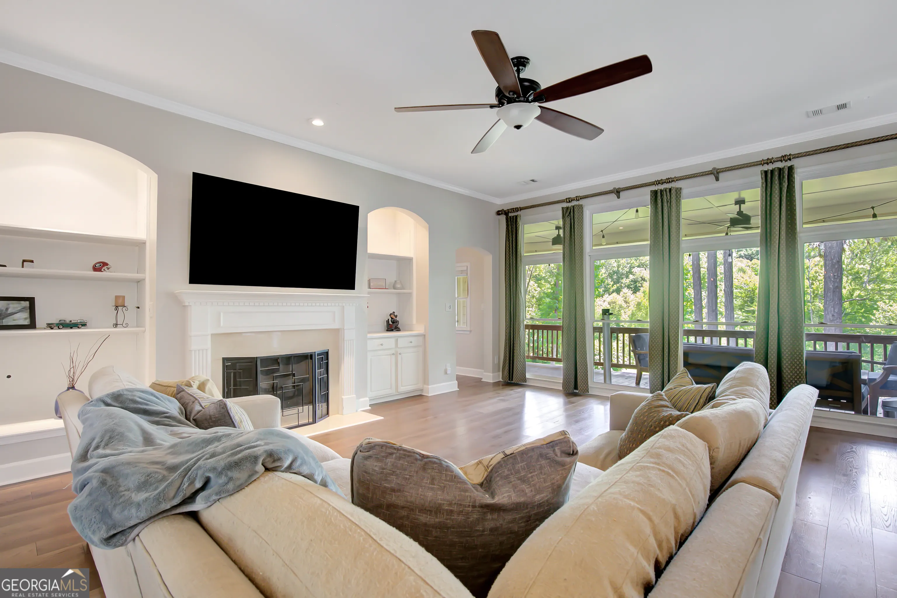 425 Lake Forest Drive
