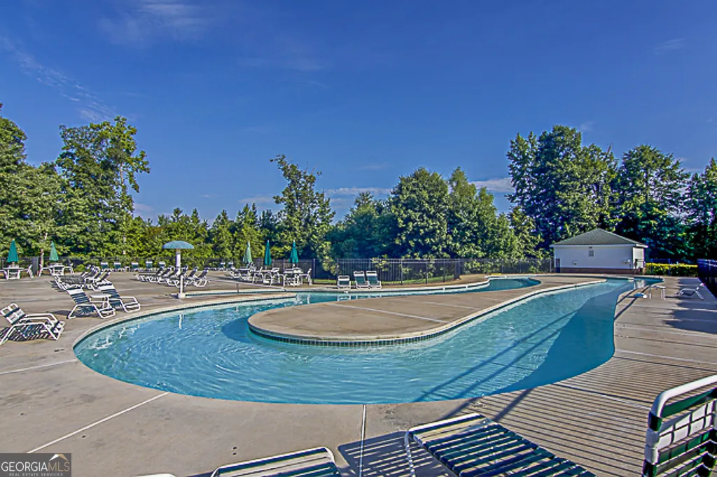425 Lake Forest Drive