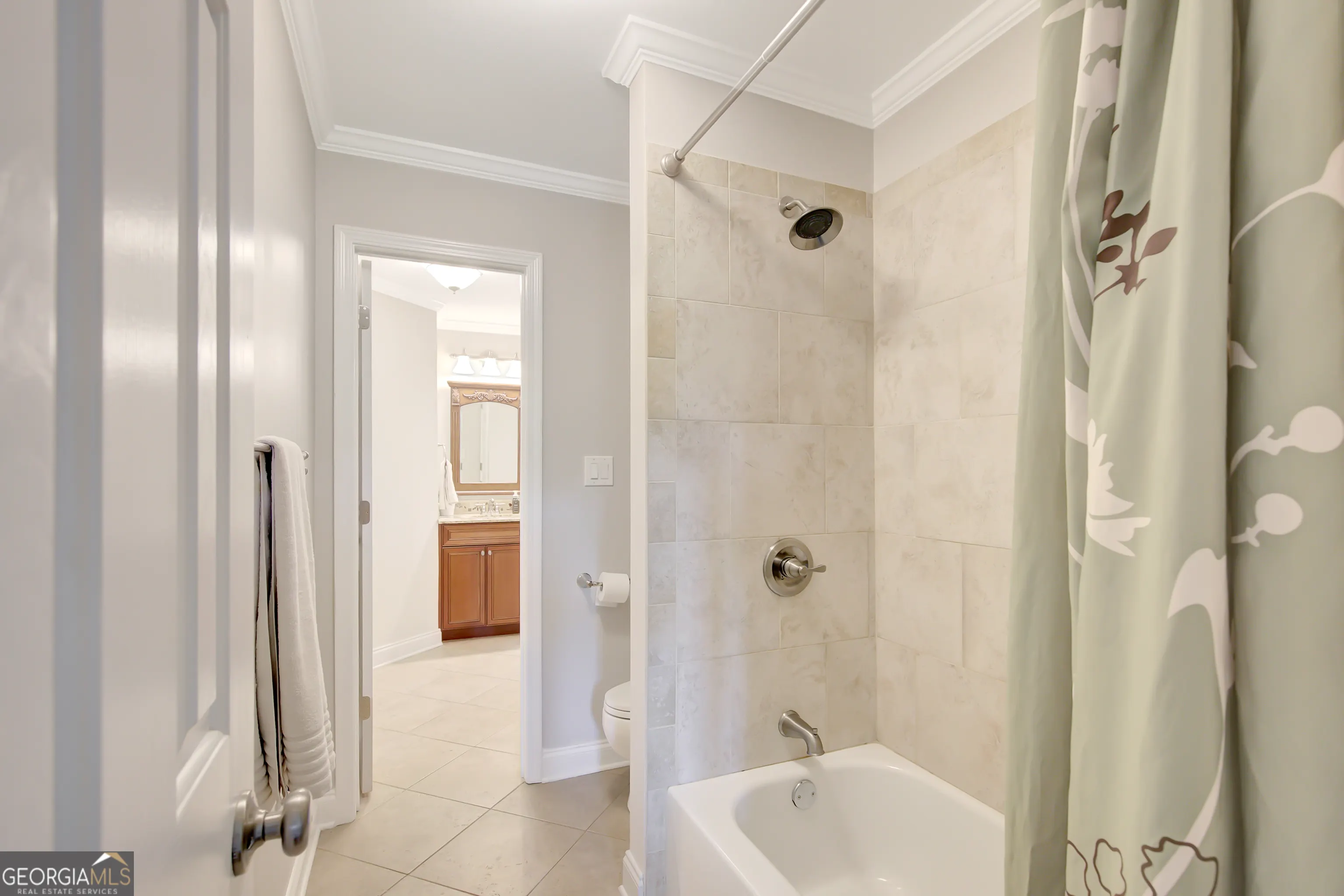 425 Lake Forest Drive