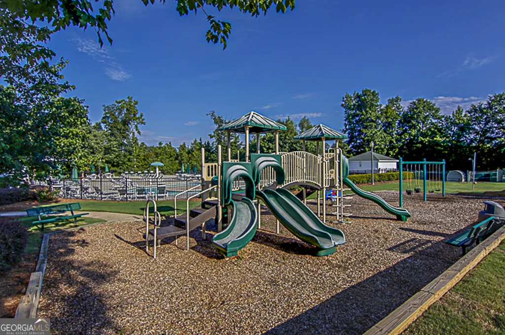 425 Lake Forest Drive