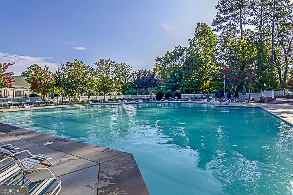 425 Lake Forest Drive
