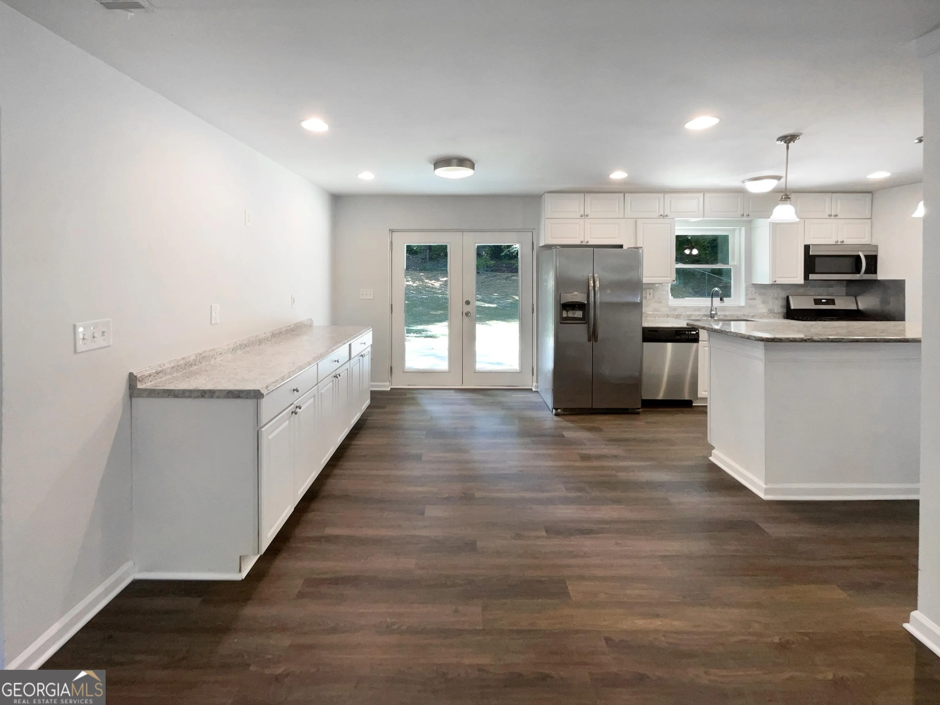 2460 Surrey Trail