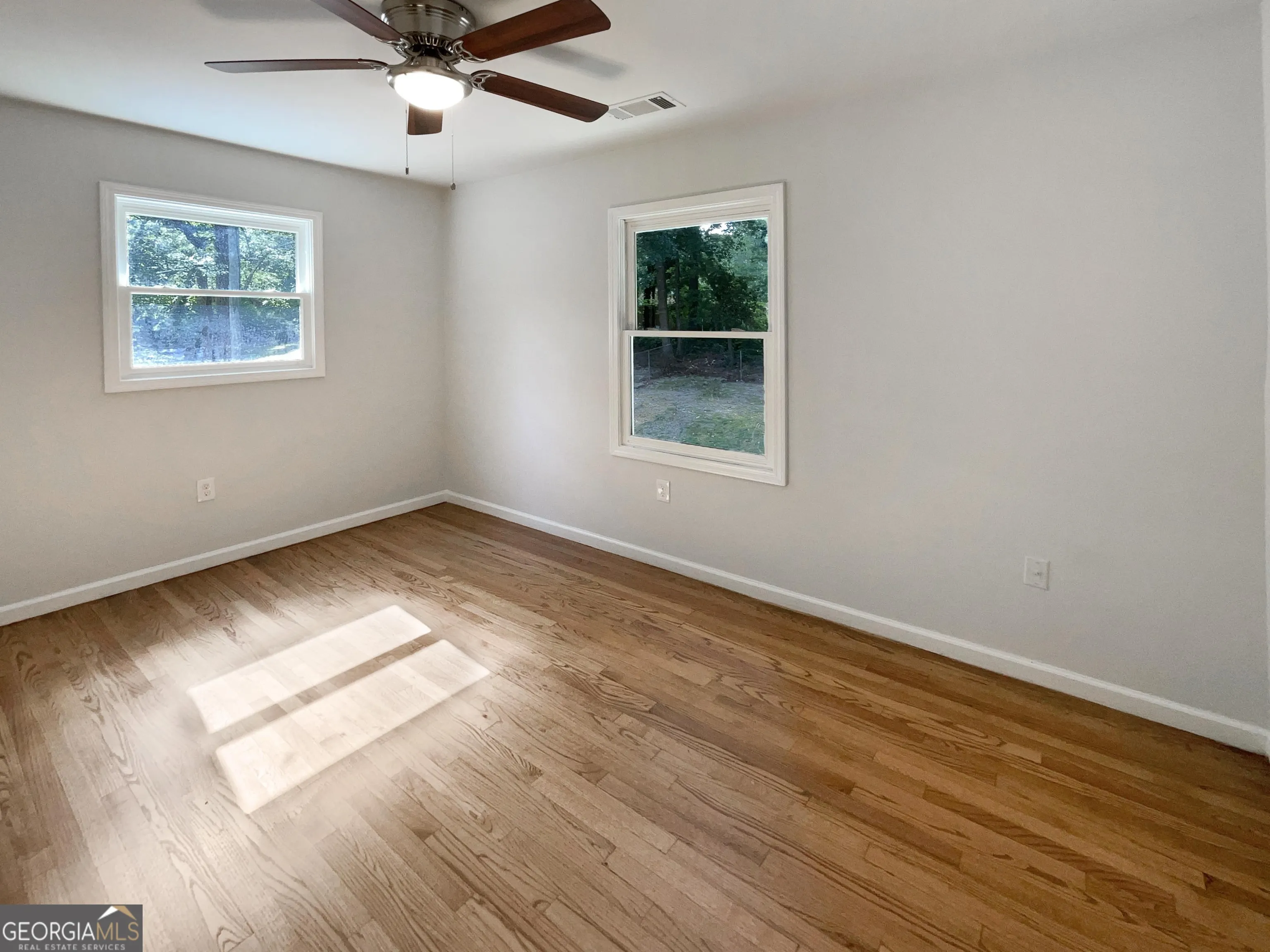 2460 Surrey Trail