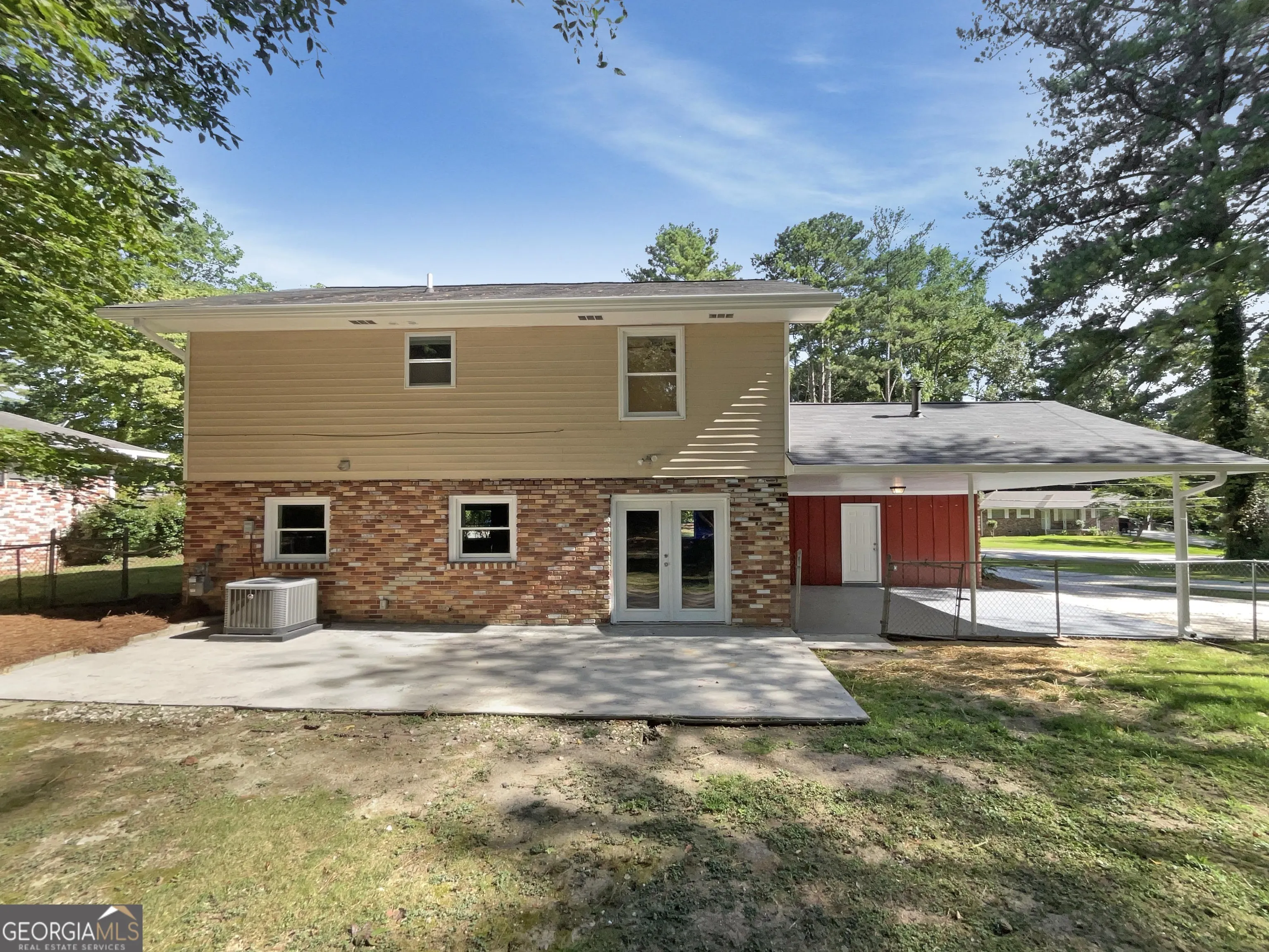 2460 Surrey Trail