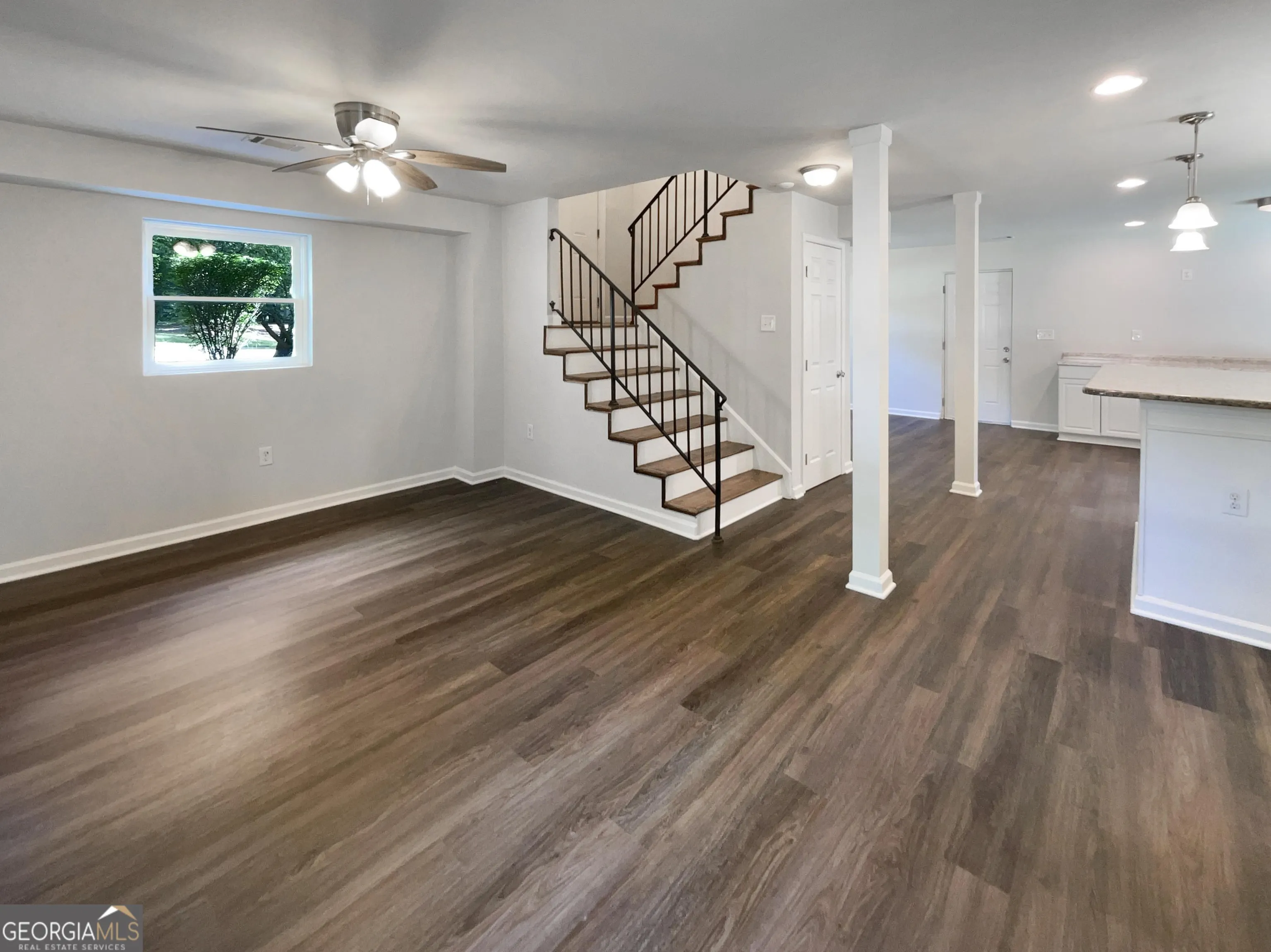 2460 Surrey Trail