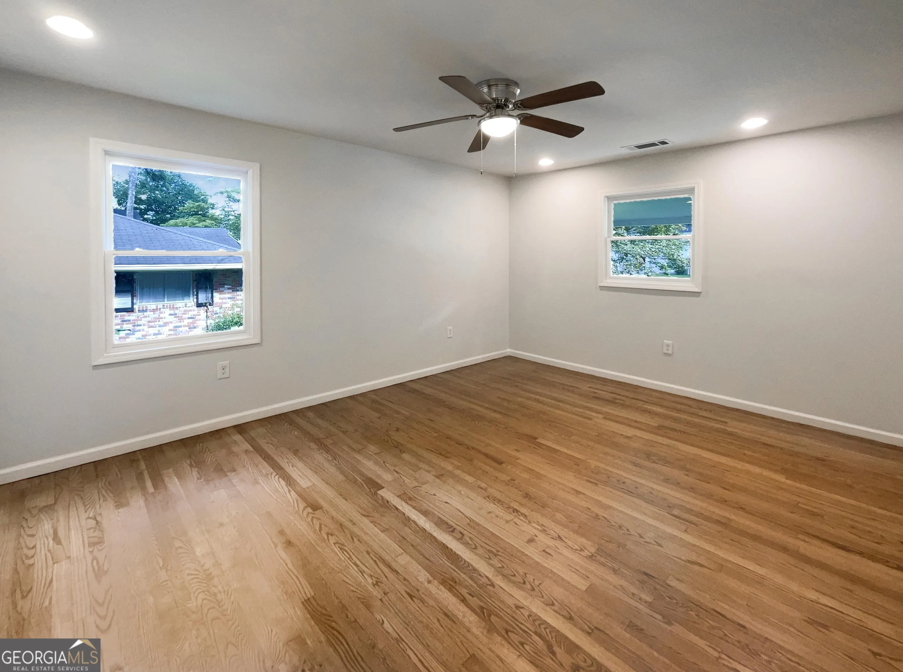 2460 Surrey Trail