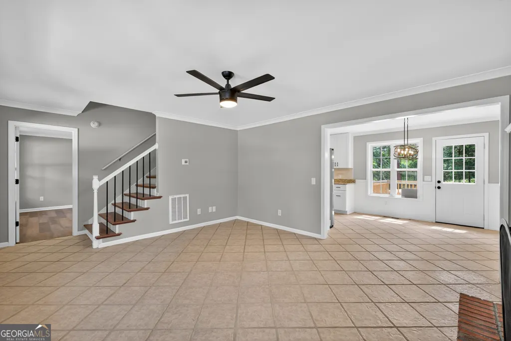 883 Windward Road