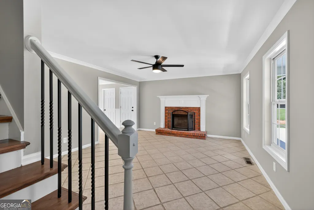 883 Windward Road