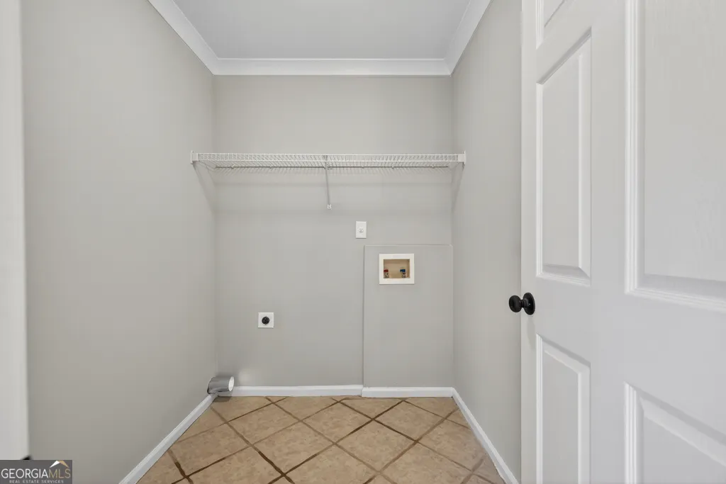 883 Windward Road