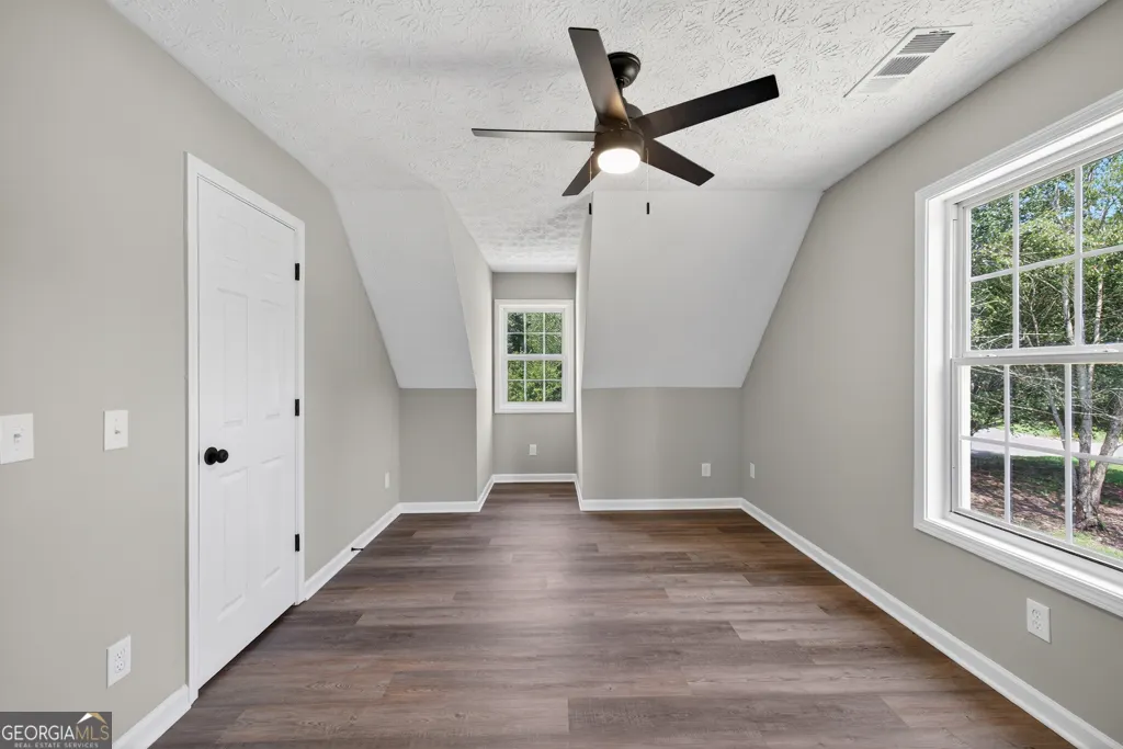 883 Windward Road