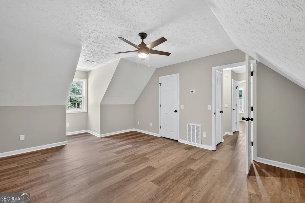 883 Windward Road