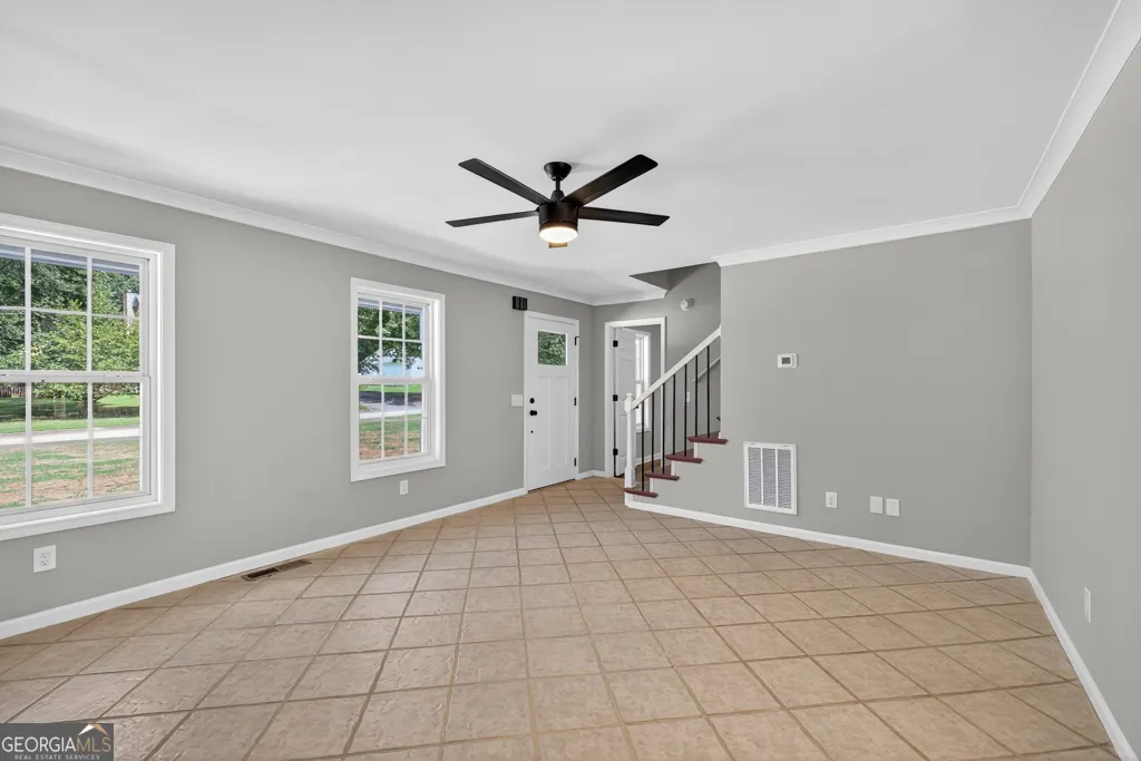 883 Windward Road