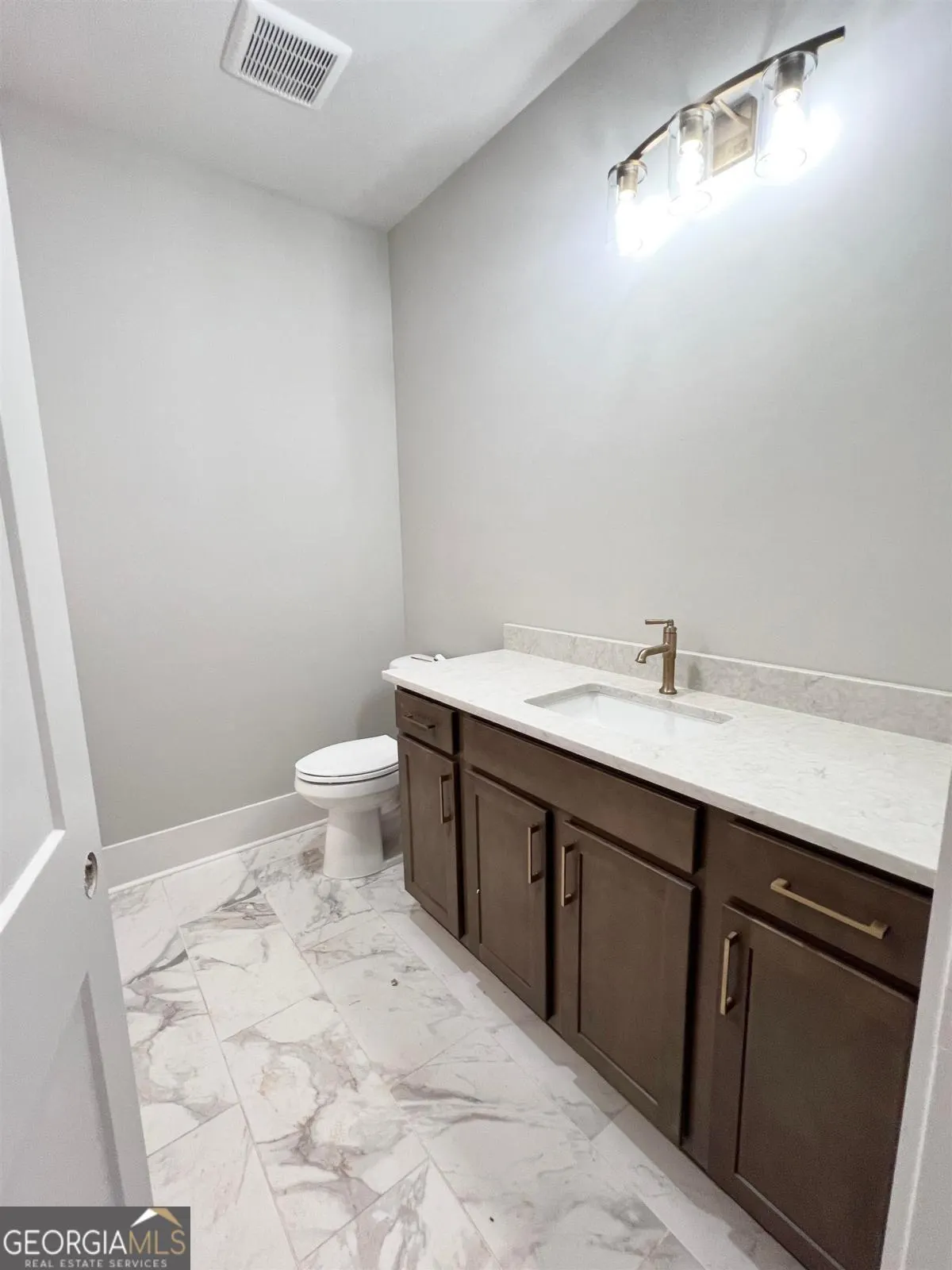 1111 Sunset Bluff
