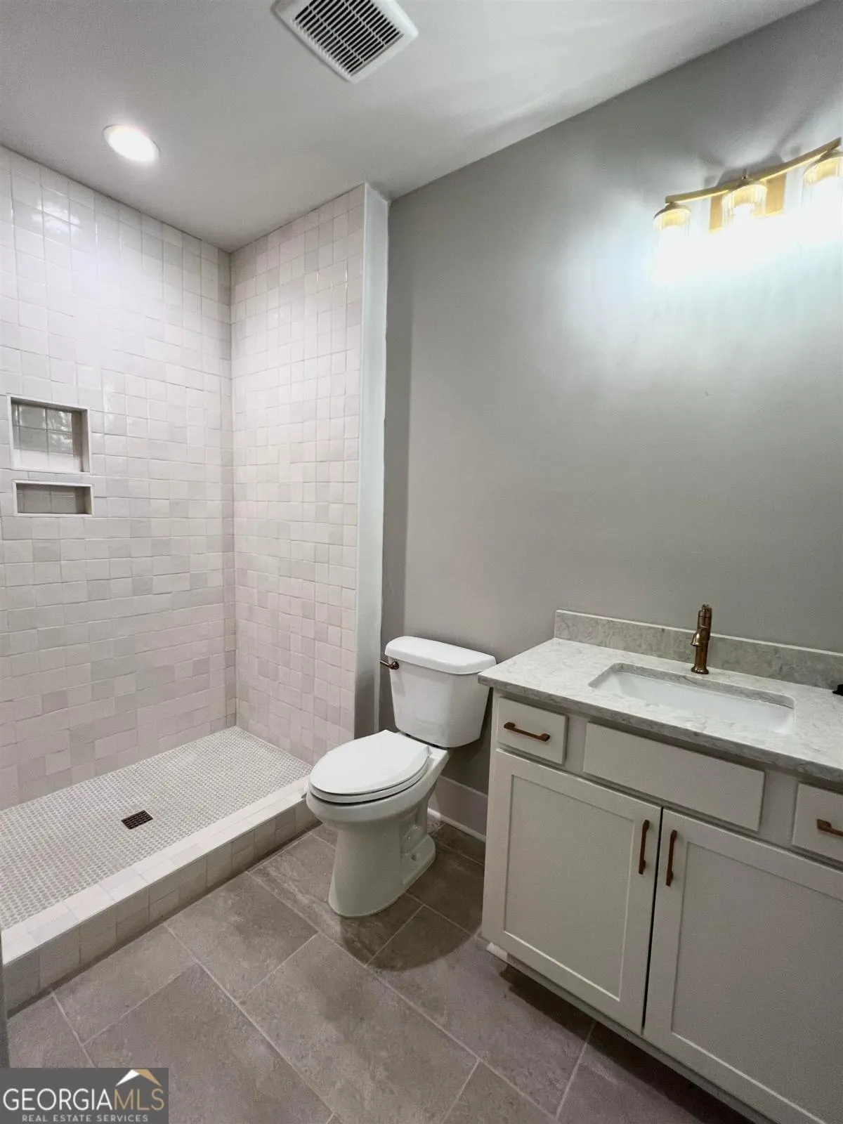 1111 Sunset Bluff
