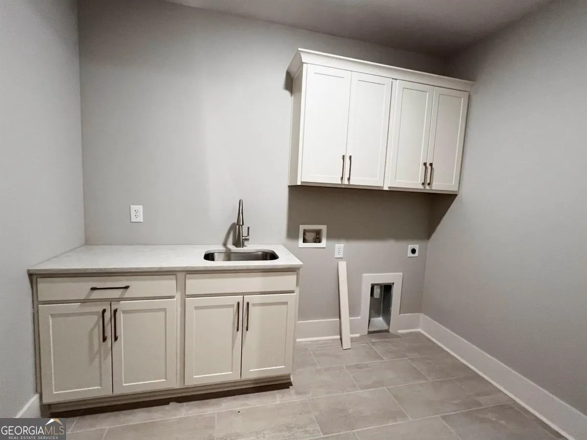 1111 Sunset Bluff