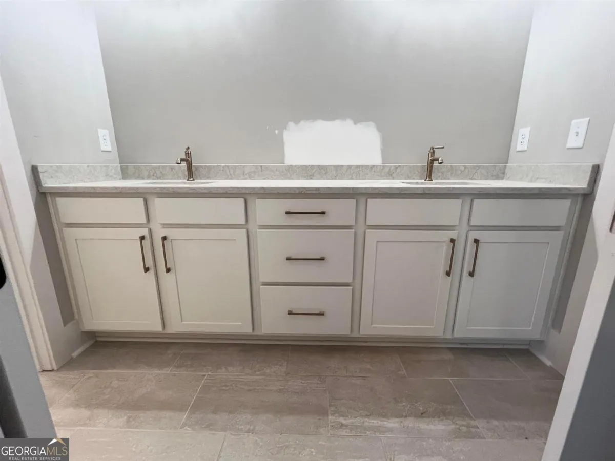 1111 Sunset Bluff