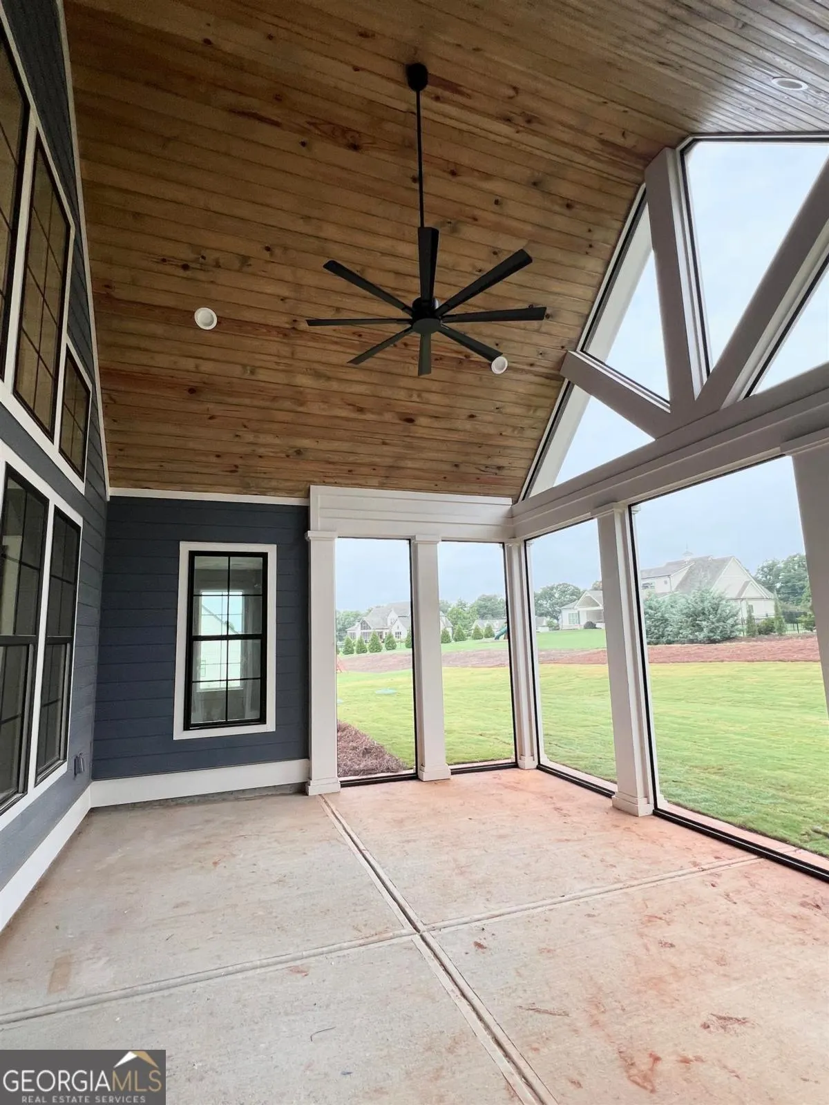 1111 Sunset Bluff